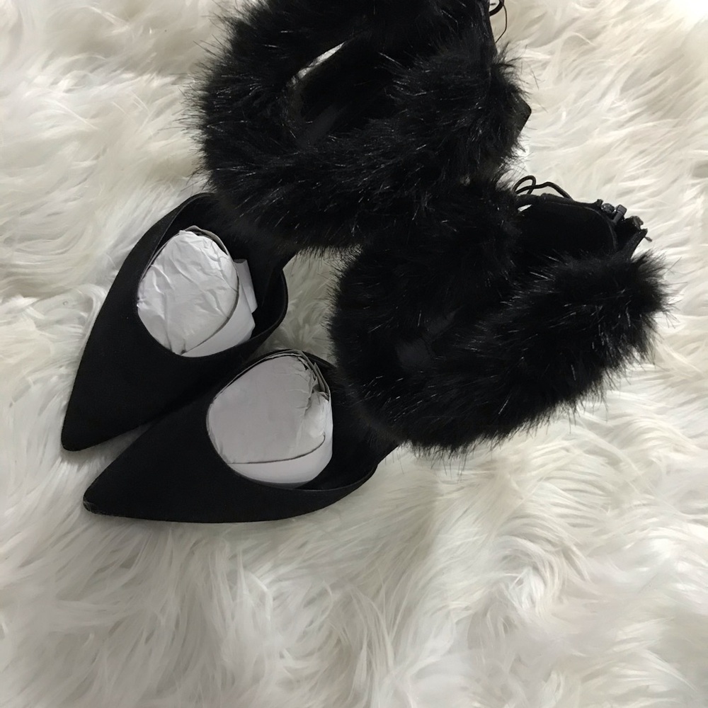 🖤 Black Ankle Strap with Fur Heels 🖤 - Picture 5 of 8